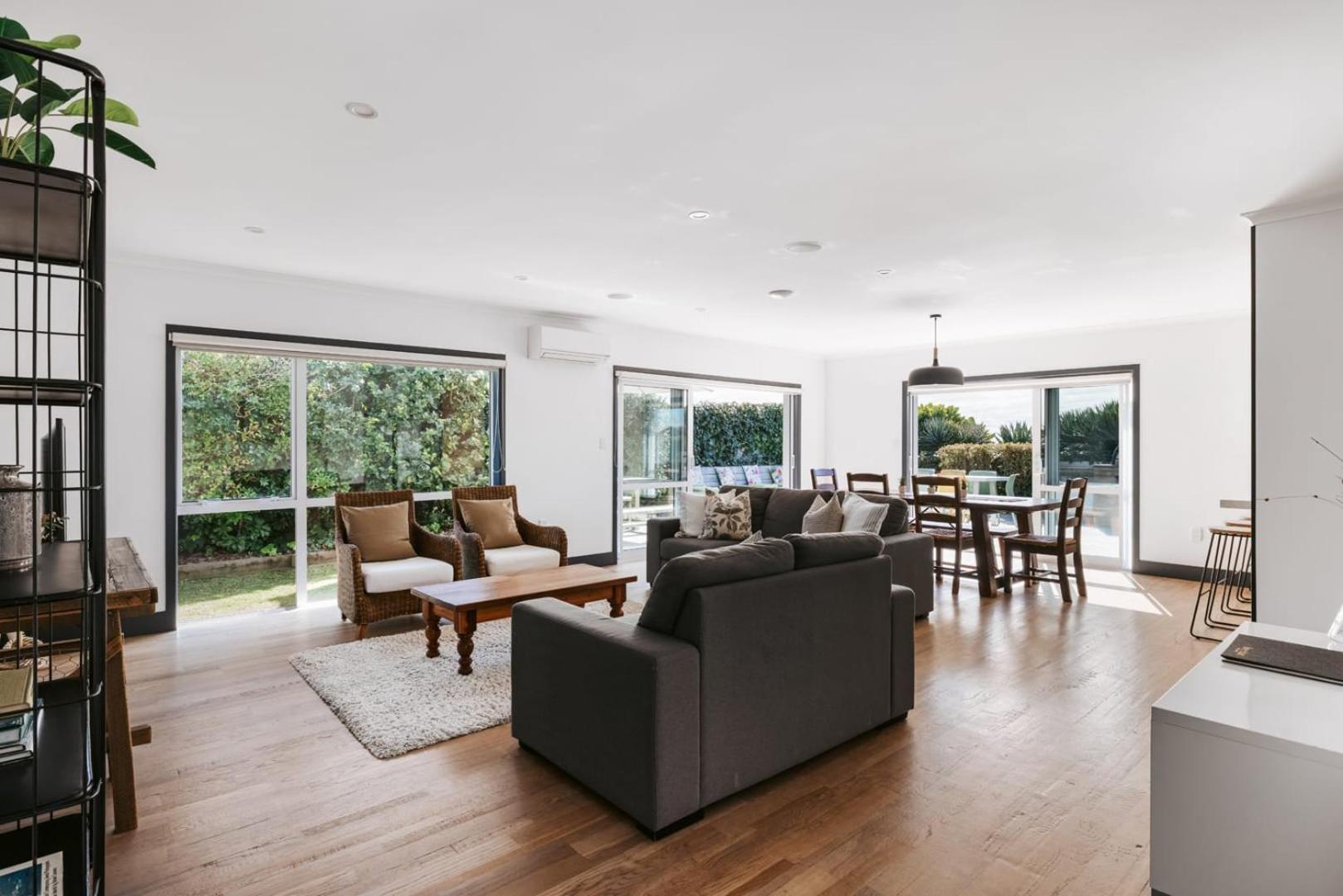 Seaside Beach Retreat - Outdoor Living Βίλα Mount Maunganui Εξωτερικό φωτογραφία